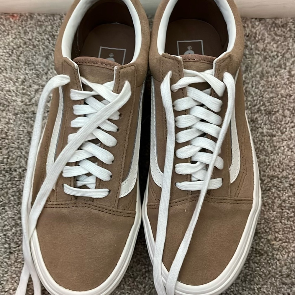 Women’s size 8 old school platform vans